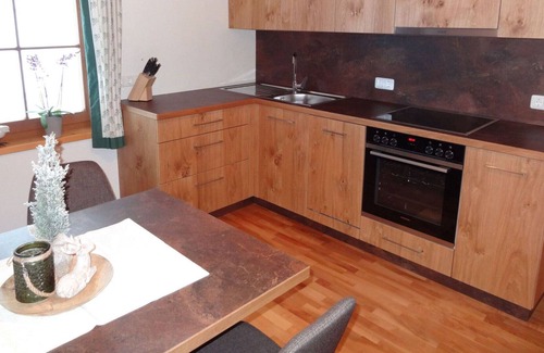 Grosskirchheim Villa | Beautiful apartment in villa for 2 guests with WIFI, TV, balcony, panoramic view and parking