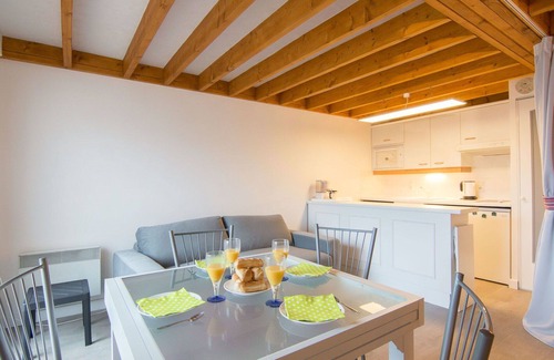 Morbihan Apartment | Inviting Apartment for 4 with Pool, Balcony & WiFi