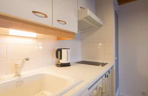 Morbihan Apartment | Inviting Apartment for 4 with Pool, Balcony & WiFi