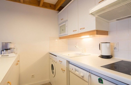 Morbihan Apartment | Inviting Apartment for 4 with Pool, Balcony & WiFi