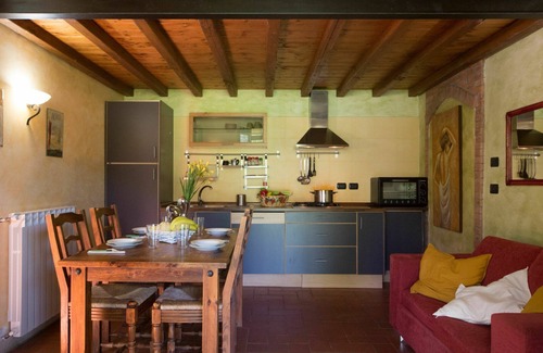 Montefiascone Villa | Charming Villa Retreat with Pool, Lake View & Pet Access
