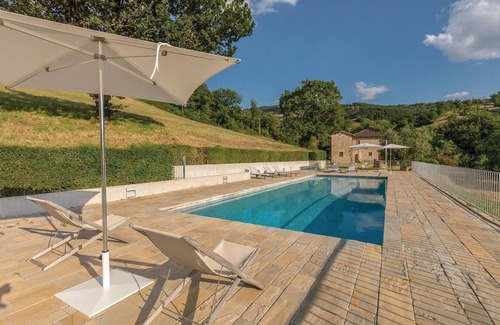 Valfabbrica Apartment | Historic Country House with Pool & Spa, Rated 10/10