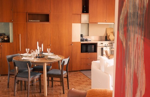 Darling Point Apartment | Elegant Apartment Retreat in Darling Point with Spa & Hot Tub