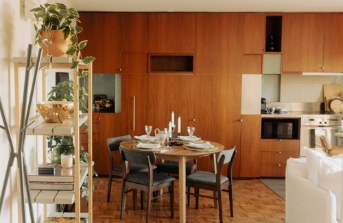 Darling Point Apartment | Elegant Apartment Retreat in Darling Point with Spa & Hot Tub