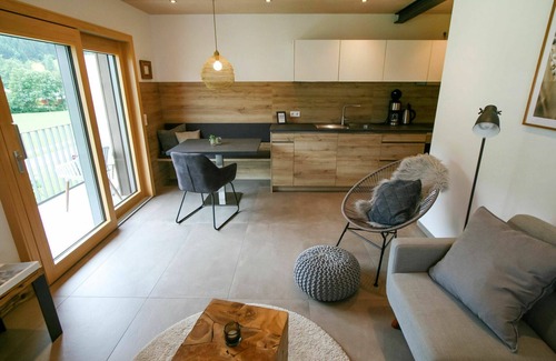 Hofstetten Apartment | Cozy Apartment for Two with Terrace, Parking & WIFI
