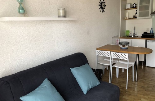 Saint-Cyprien Plage Apartment | Cozy Apartment by the Sea with Breathtaking Views