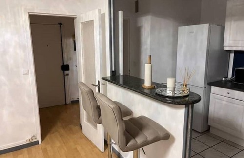 Ormesson-sur-Marne Apartment | Scenic Paris Apartment with Breathtaking City Views