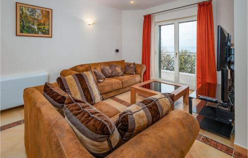 Donji Kraj Apartment | Serene Oceanfront 2 Bedroom Apartment in Moscenicka Draga