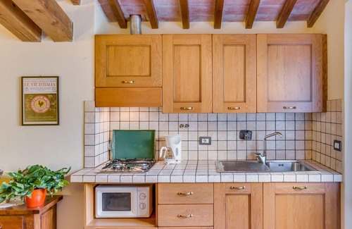 Giugnano Apartment | Ideal Apartment for 3 with Pool, Pets Allowed & WIFI