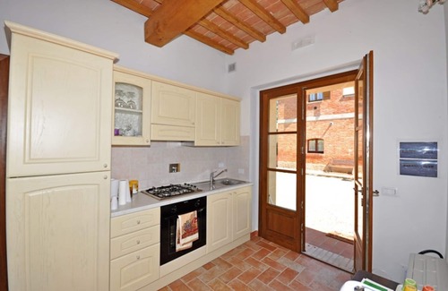 Gallina Apartment | Inviting Apartment with Pool & Panoramic Views Near Montepulciano