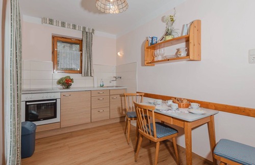 Bad Gastein Apartment | Beautiful apartment for 7 guests with WIFI, TV, balcony and pets allowed