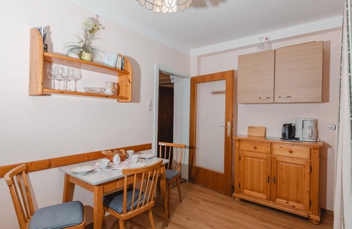 Bad Gastein Apartment | Beautiful apartment for 7 guests with WIFI, TV, balcony and pets allowed