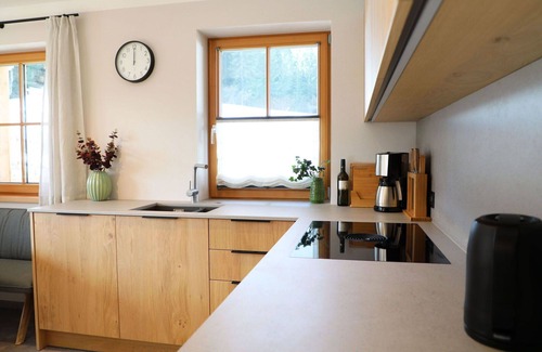 Auffach Villa | Charming Villa Apartment with WIFI, Patio & Family Amenties