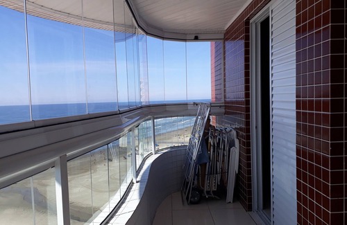 Maracana Apartment | Ocean View Apartment with Smart TV & High-Speed WiFi