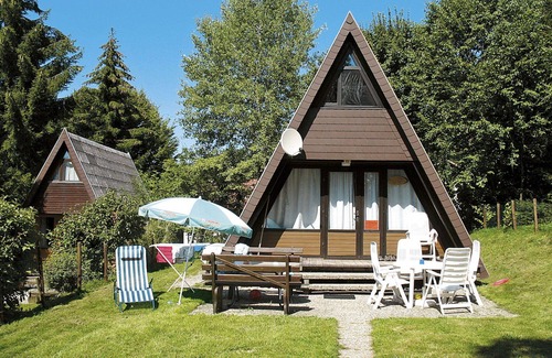 Waldkirchen House | Cozy Villa Apartment for 6 with Pets Welcome & Parking