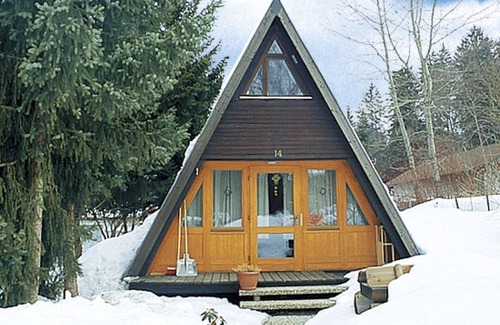 Waldkirchen House | Cozy Villa Apartment for 6 with Pets Welcome & Parking