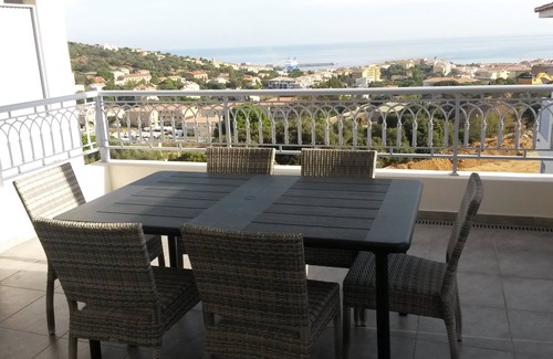 L'Ile-Rousse Apartment | Oceanfront Apartment with Pool and Mountain Views