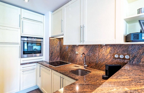 Tignes Apartment | Comfortable Apartment for 8 with Terrace and Lake View