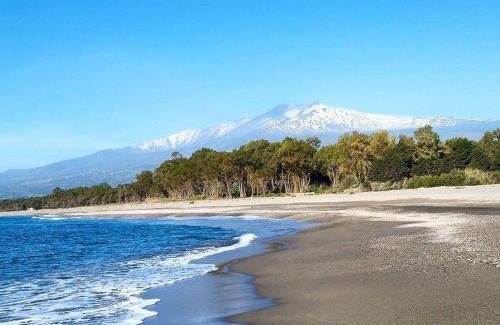 Porticato Apartment | Scenic Apartment with Balcony & Ocean View Near Etna