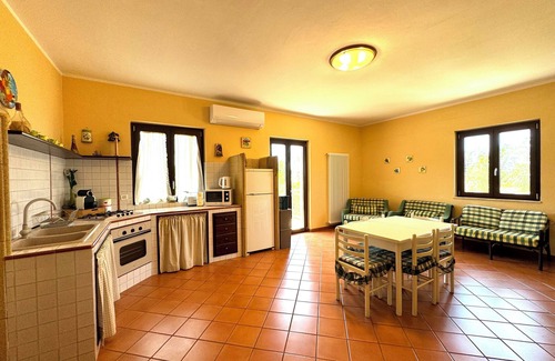 Capaci Apartment | Cozy Oceanfront Apartment Steps from the Beach - 10/10 Rating