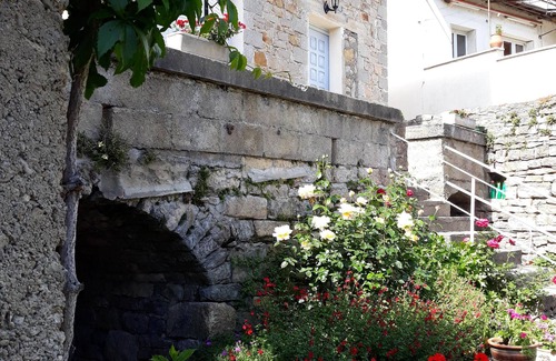 La Cresse Apartment | Inviting Apartment Near Gorges du Tarn with Ocean View