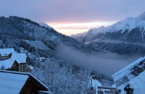 Oz Apartment | Scenic Slopeside Apartment with Pool, Spa & Fitness Center