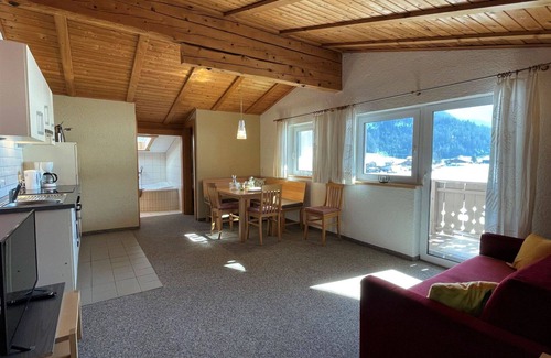 Achenkirch Apartment | Ideal Apartment for 5: Lake View, Patio & Free WiFi