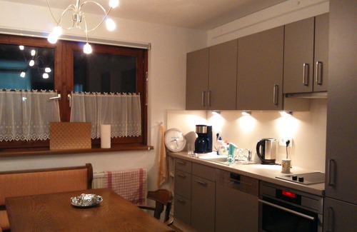 Hinterthal Apartment | Cozy Apartment Steps from Ski Lift with Pool & Spa