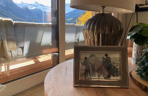 Adelboden Apartment | Inviting Apartment for 6 with WIFI, Balcony & Parking