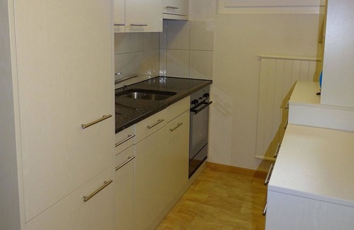 Engelberg Apartment | Cozy Retreat for 2 with WIFI, TV, and Parking Access