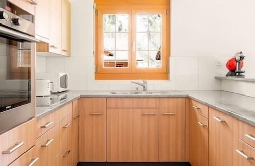 Lauterbrunnen Apartment | Serene Apartment with Balcony & Waterfall View - Rated 9.8