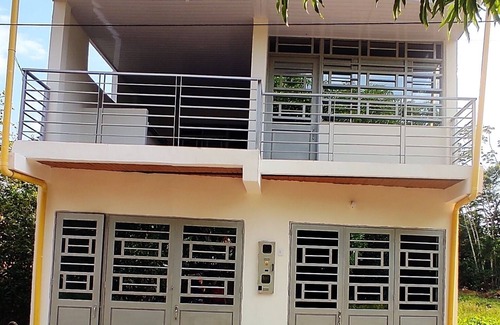 Florencia Apartment | Scenic Country View Apartment with Family-Friendly Amenities