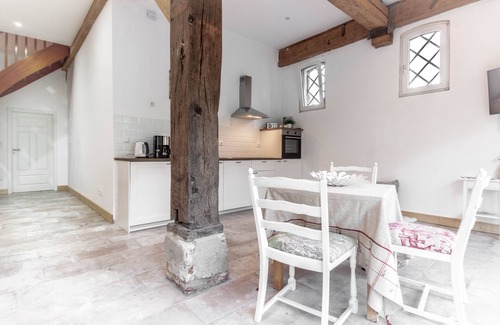 Harrierwurp House | Quaint "Chicken Coop" Apartment with Oceanfront Views