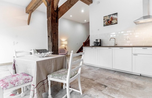 Harrierwurp House | Quaint "Chicken Coop" Apartment with Oceanfront Views