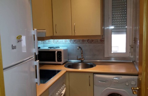 Retiro House | Elegant Apartment with Spa and Kitchen Amenities Await