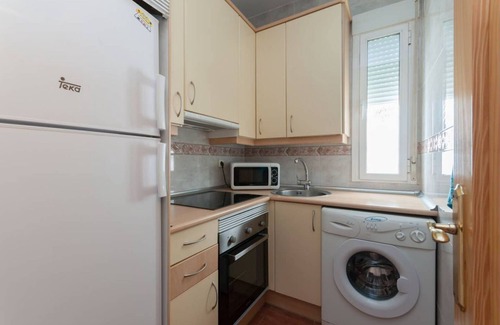 Retiro House | Elegant Apartment with Spa and Kitchen Amenities Await