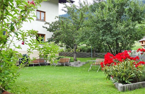 Pians Apartment | Comfortable Apartment for 5 with WiFi, Kitchen, and Parking