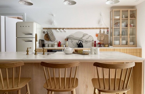 Saas-Fee Apartment | Comfortable Apartment for 6 with WiFi, Kitchen & Balcony