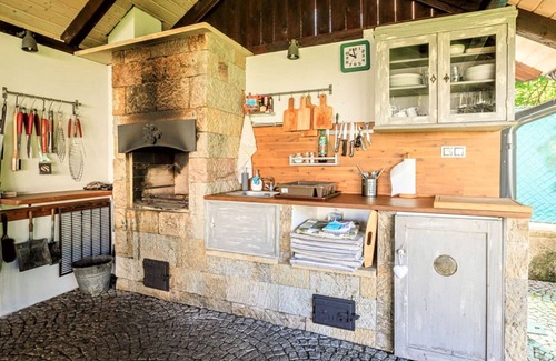 Arnoltice u Decina Apartment | Cozy Apartment for 4 with WIFI, Terrace, and Kitchen