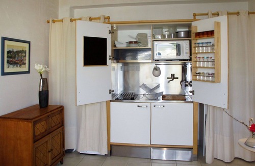 Lancieux Apartment | Cozy Apartment for 4 with Oceanfront Views and Pets Welcome