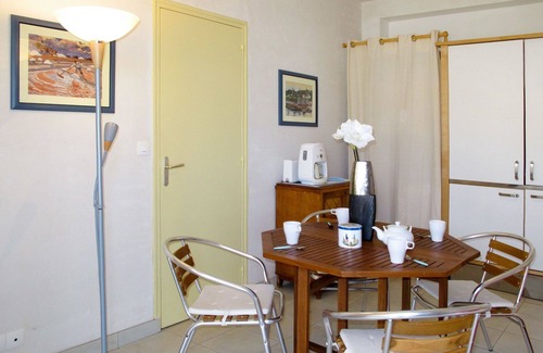 Lancieux Apartment | Cozy Apartment for 4 with Oceanfront Views and Pets Welcome