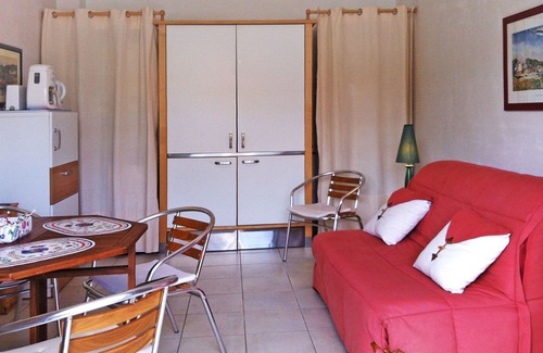 Lancieux Apartment | Cozy Apartment for 4 with Oceanfront Views and Pets Welcome