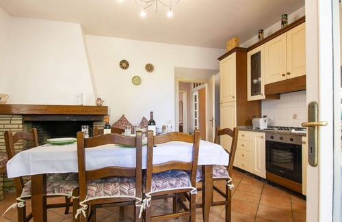Giugnano Apartment | Spacious Apartment for 10 with Private Pool & Pet-Friendly