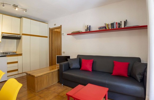 Madesimo Apartment | Beautiful apartment for 3 guests with WIFI, TV, pets allowed and parking