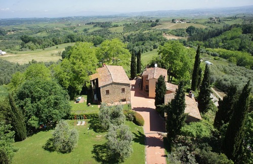 Montaione Apartment | Bright Apartment Near San Gimignano with Pool & Pets Welcome