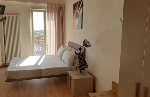 Recanati Old Town Apartment | Beautiful apartment for 4 people with A/C, WIFI, TV, balcony and parking, close to Porto Recanati
