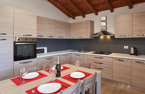 Stazzona Apartment | Cozy Apartment for 6 with Pool, Hot Tub & Terrace