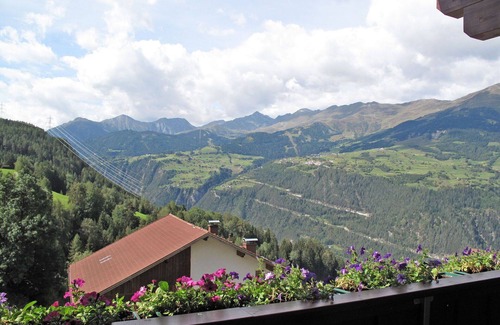Fendels Apartment | Cozy Apartment for 4 with Lake View and Modern Amenities