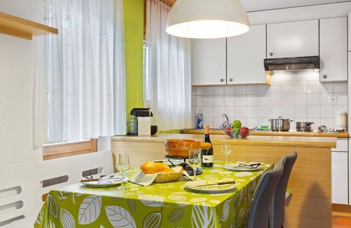 Graechen Apartment | Inviting Apartment with Terrace, TV, and Panoramic Views
