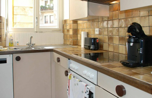 Muralto Apartment | Stylish Apartment with Terrace, WIFI & Lake View for 6